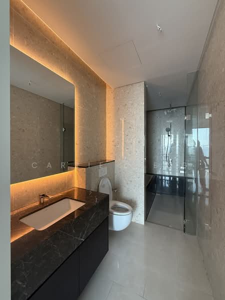 Kediaman Servis untuk Dijual di Regent Suites @ Pavilion Damansara Heights - Carrie Cheng - Master Bathroom - PropertyGuru.com.my