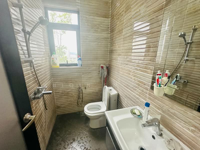 Rumah Banglo untuk Dijual di Alam Damai (Cheras) - Shiqin Saidin - Bathroom - PropertyGuru.com.my