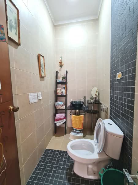 Semi-Detached House for Rent in Taman Segar Perdana (Cheras) - Ken Lew - Bathroom - PropertyGuru.com.my