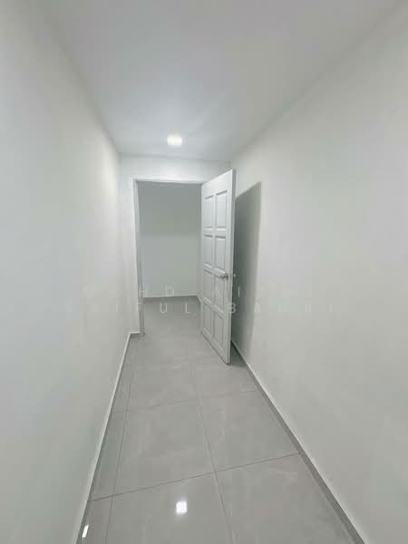 2-storey Terraced House for Sale in Petaling Jaya (Selangor) - Mohd Aizat Saiful Bahri - Corridor - PropertyGuru.com.my