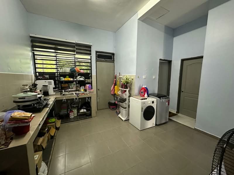 Semi-Detached House for Sale in Telok Panglima Garang (Selangor) - Amni Manan - Kitchen - PropertyGuru.com.my