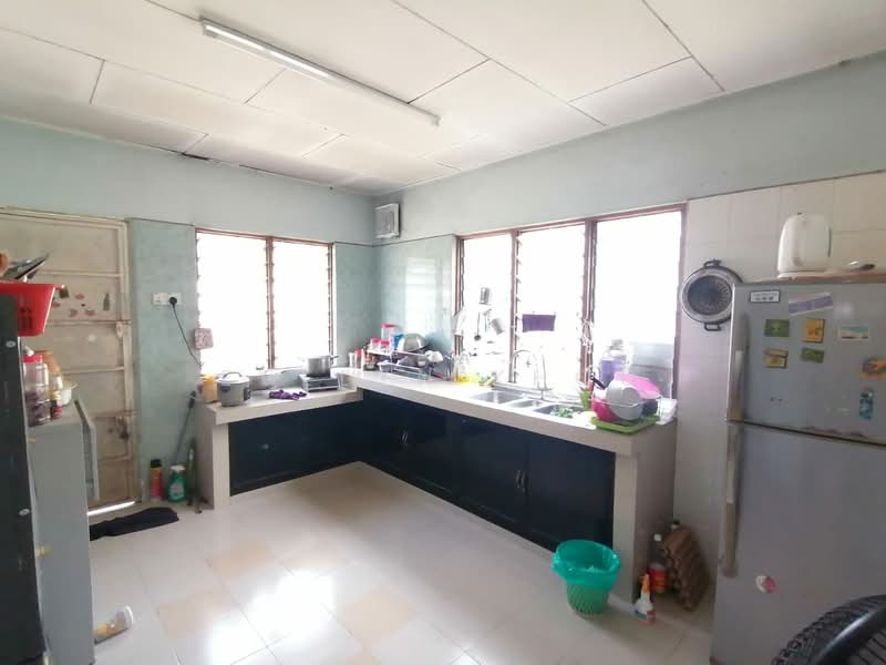 Bungalow for Sale in Rawang (Selangor) - Evelyn Khoo - Kitchen - PropertyGuru.com.my