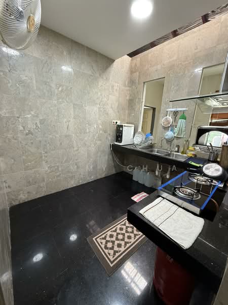 Bungalow for Sale in Bandar Putra Permai (Seri Kembangan) - Kimmy Chua - Kitchen - PropertyGuru.com.my