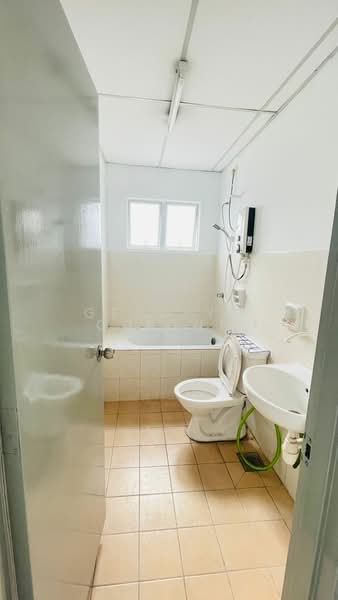 Pangsapuri untuk Disewa di Suria Damansara - Geralyn Chionh - Bathroom - PropertyGuru.com.my