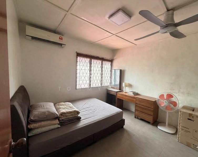 Rumah Teres 2 Tingkat untuk Dijual di Taman Muhibbah (Kulai) - Tommy Tai - Bedroom - PropertyGuru.com.my