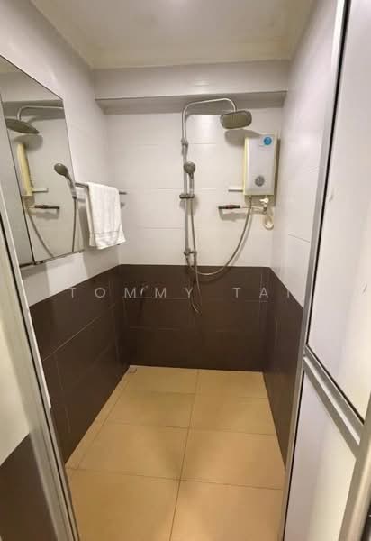 Rumah Teres 2 Tingkat untuk Dijual di Taman Muhibbah (Kulai) - Tommy Tai - Bathroom - PropertyGuru.com.my