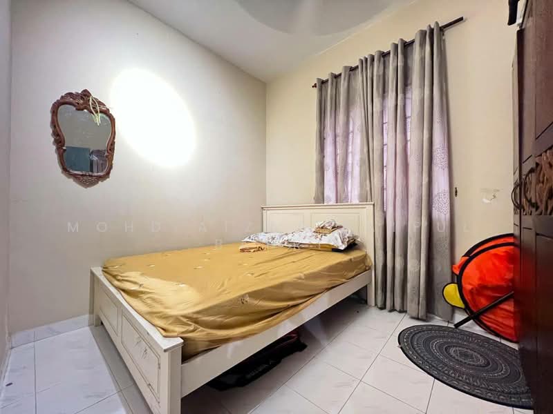 2-storey Terraced House for Sale in TTDI Jaya (Shah Alam) - Mohd Aizat Saiful Bahri - Bedroom - PropertyGuru.com.my