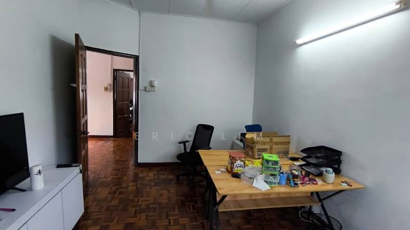 Rumah Teres 2 Tingkat untuk Disewa di Damansara Jaya (Petaling Jaya) - Eric Lim - Study - PropertyGuru.com.my