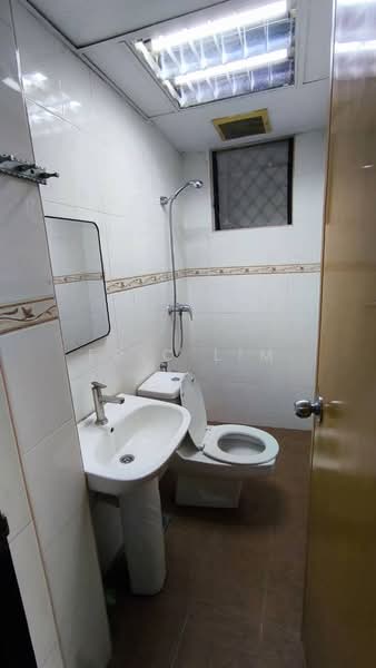 Rumah Teres 2 Tingkat untuk Disewa di Damansara Jaya (Petaling Jaya) - Eric Lim - Bathroom - PropertyGuru.com.my
