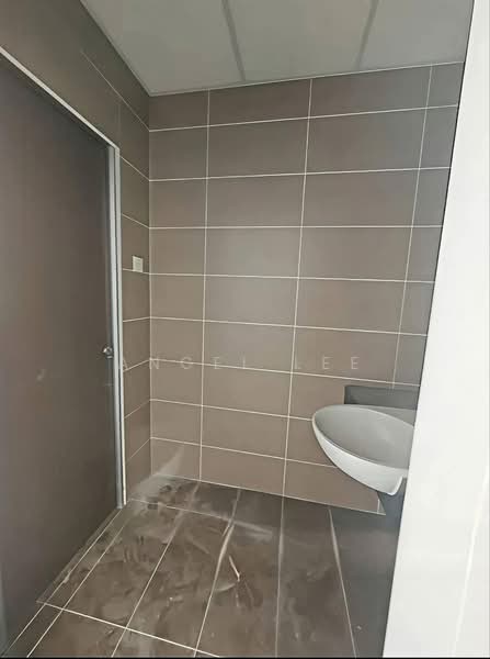 Semi-D Factory for Sale in Iskandar Puteri (Nusajaya) (Johor) - Angel Lee - Bathroom - PropertyGuru.com.my
