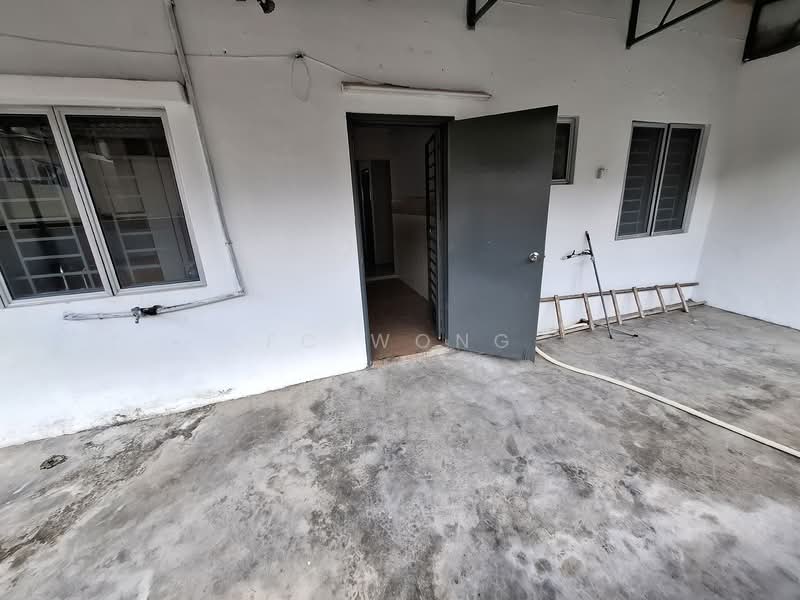 Rumah Berkembar untuk Dijual di Seri Kembangan (Selangor) - FC Wong - Exterior - PropertyGuru.com.my