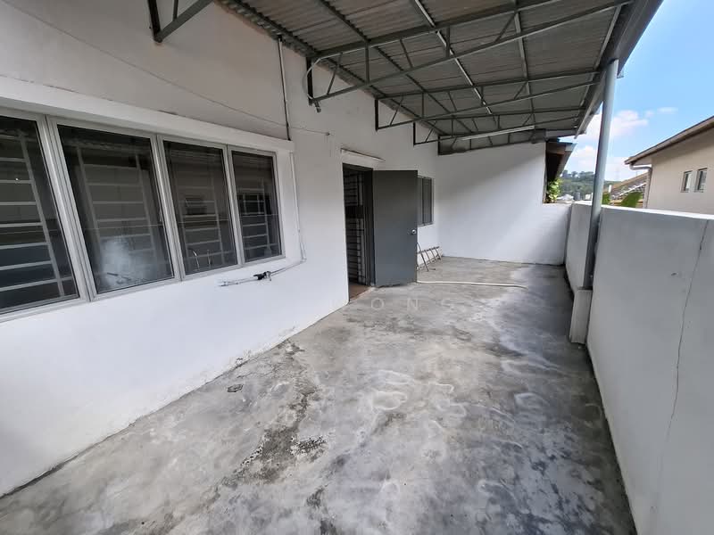 Rumah Berkembar untuk Dijual di Seri Kembangan (Selangor) - FC Wong - Exterior - PropertyGuru.com.my