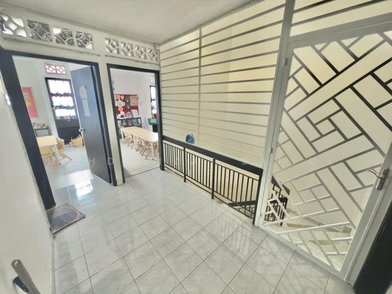 Rumah Teres 2 Tingkat untuk Dijual di Taman Maluri (Cheras) - Mohd Aizat Saiful Bahri - Corridor - PropertyGuru.com.my
