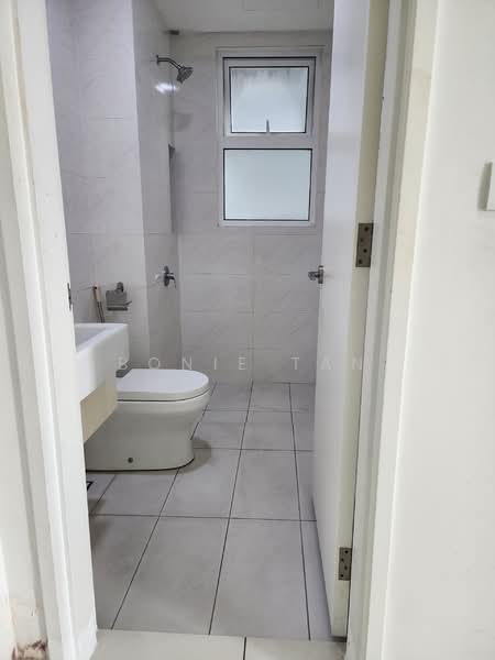 Servis Apartment untuk Disewa di Eco Sky - Bonie Tan - Bathroom - PropertyGuru.com.my