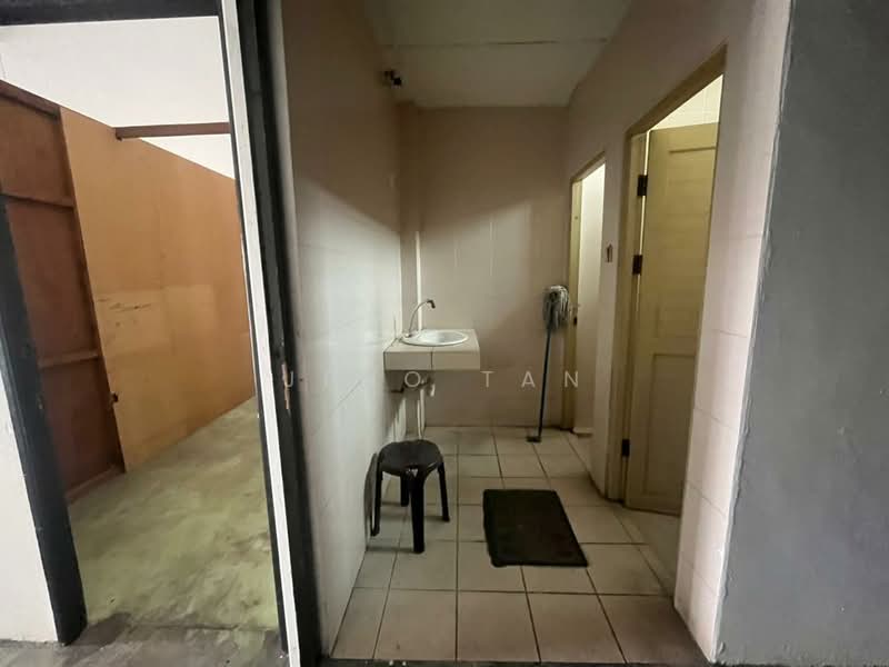 Retail Space for Rent in Kuching (Sarawak) - Jeno Tan - Interior - PropertyGuru.com.my