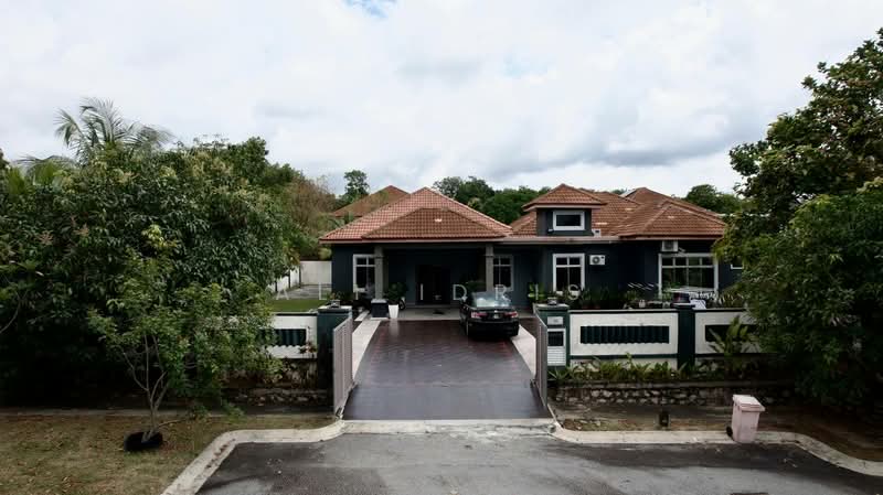 Rumah Banglo untuk Dijual di Idaman Villa (Labu) - Ali Idris - Exterior - PropertyGuru.com.my