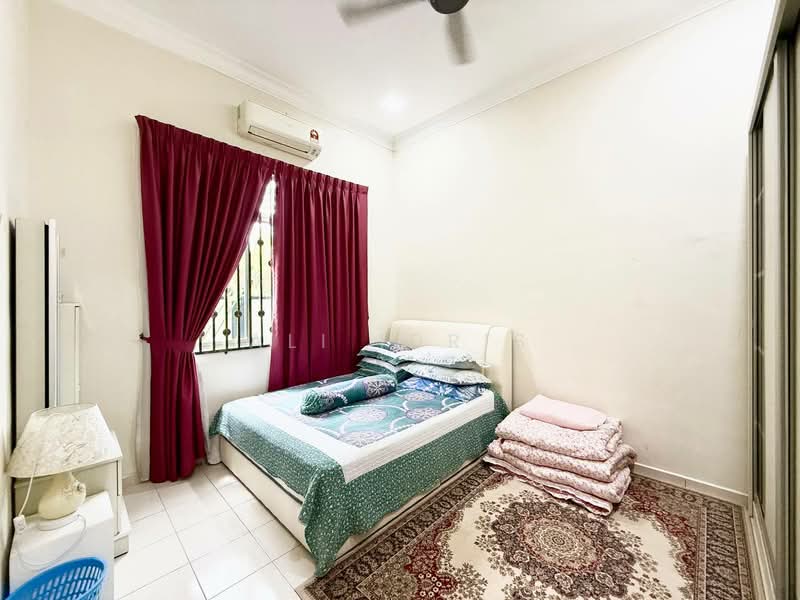 Rumah Banglo untuk Dijual di Idaman Villa (Labu) - Ali Idris - Bedroom - PropertyGuru.com.my