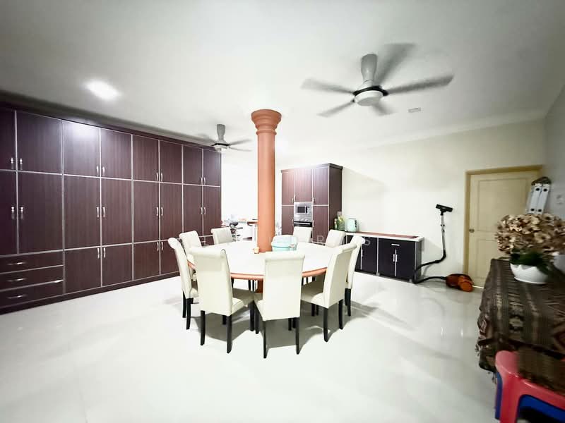Rumah Banglo untuk Dijual di Idaman Villa (Labu) - Ali Idris - Dining Room - PropertyGuru.com.my