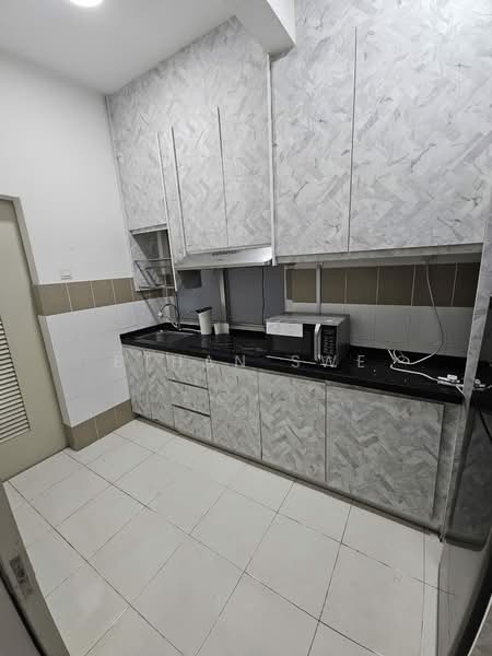 Servis Apartment untuk Dijual di I Residence - Ethan Swe - Kitchen - PropertyGuru.com.my