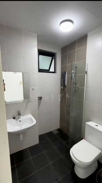 Servis Apartment untuk Dijual di D'sands Residence - Taylor Chia - Bathroom - PropertyGuru.com.my