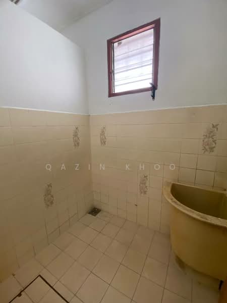 1-storey Terraced House for Sale in Gunung Rapat (Ipoh) - Qazin Khoo - Bathroom - PropertyGuru.com.my
