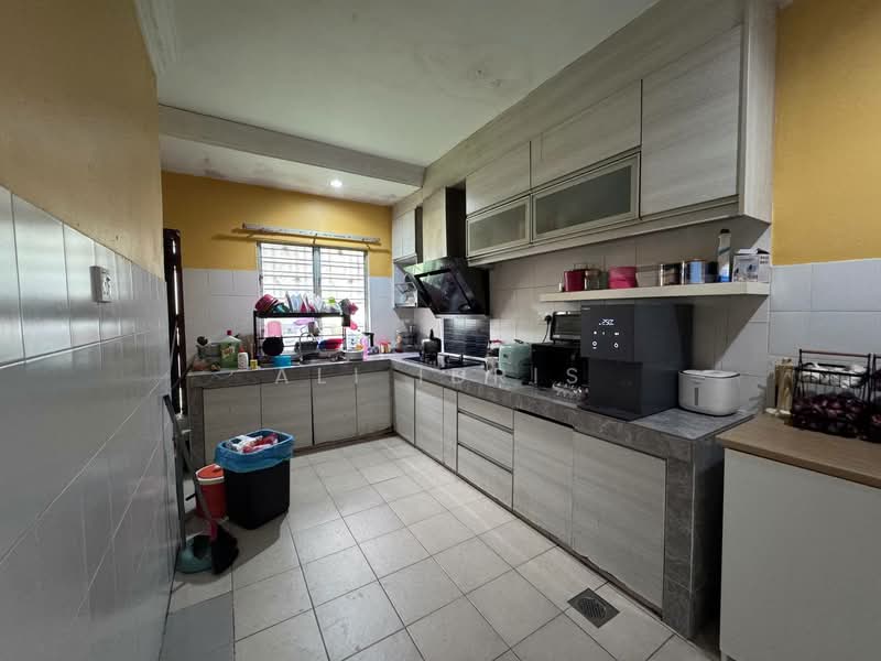 2-storey Terraced House for Sale in Taman Puncak Saujana (Kajang) - Ali Idris - Kitchen - PropertyGuru.com.my