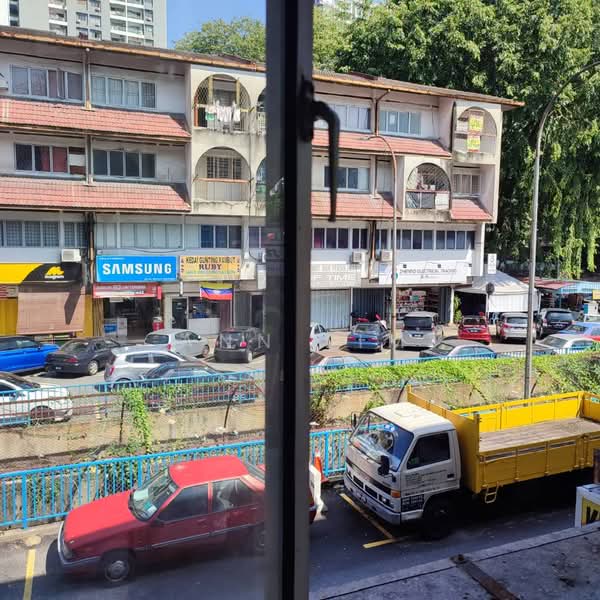 Office for Rent in Taman United (Jalan Klang Lama (Old Klang Road)) - Ann Lim - Exterior - PropertyGuru.com.my