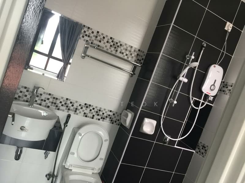 Service Residence for Sale at Sky View - Jin Teok - Bathroom - PropertyGuru.com.my