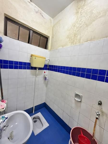 Rumah Teres 2 Tingkat untuk Dijual di Taman Desa Tebrau (Tebrau) - Kok Hui - Bathroom - PropertyGuru.com.my