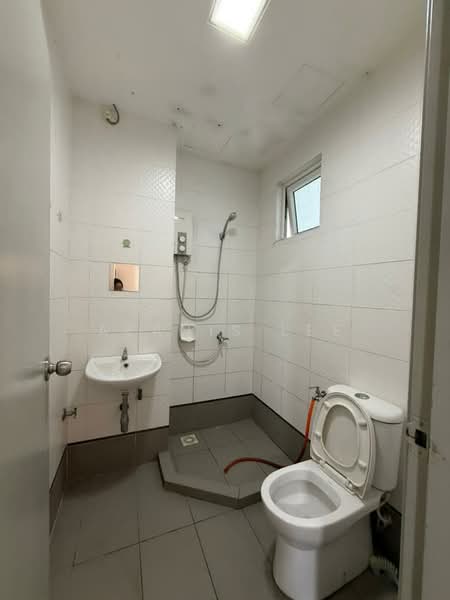 Service Residence for Rent at Seasons Amara Larkin - Alanis Lee - Bathroom - PropertyGuru.com.my