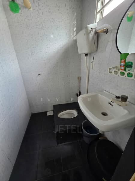 Rumah Teres 1 Tingkat untuk Dijual di Telok Panglima Garang (Selangor) - Ivy Por - Bathroom - PropertyGuru.com.my
