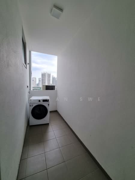 Servis Apartment untuk Disewa di East Parc @ Manjalara - Ethan Swe - Balcony - PropertyGuru.com.my