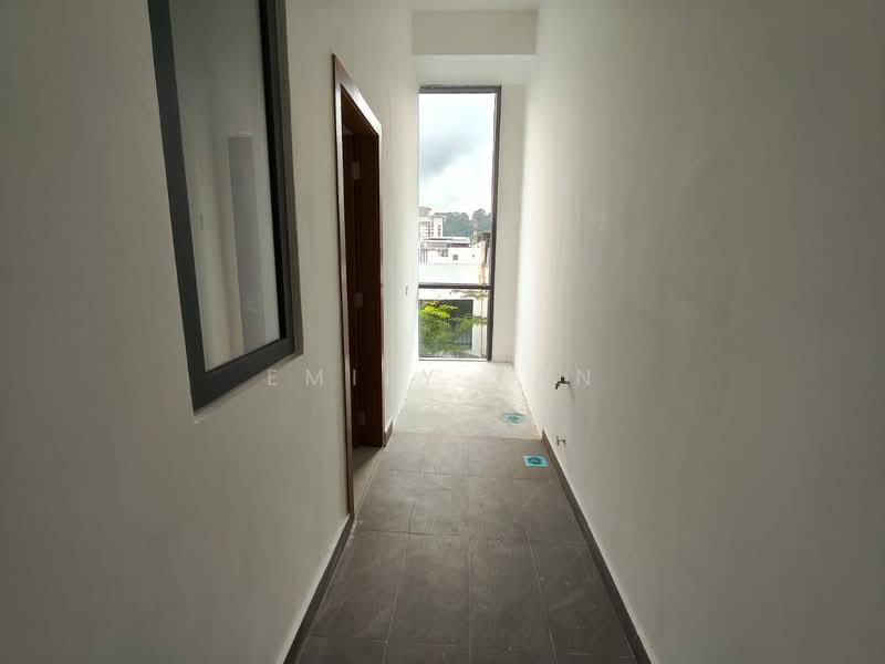 Rumah Teres 3.5 Tingkat untuk Disewa di Damansara Perdana (Selangor) - Emily Tan - Corridor - PropertyGuru.com.my