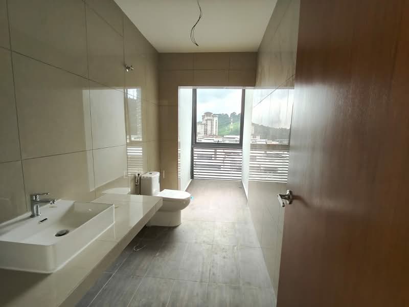 Rumah Teres 3.5 Tingkat untuk Disewa di Damansara Perdana (Selangor) - Emily Tan - Bathroom - PropertyGuru.com.my