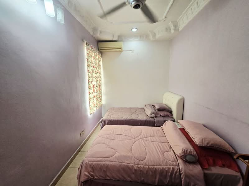 Semi-Detached House for Sale in D'Kayangan (Shah Alam) - Azizol . - Bedroom - PropertyGuru.com.my