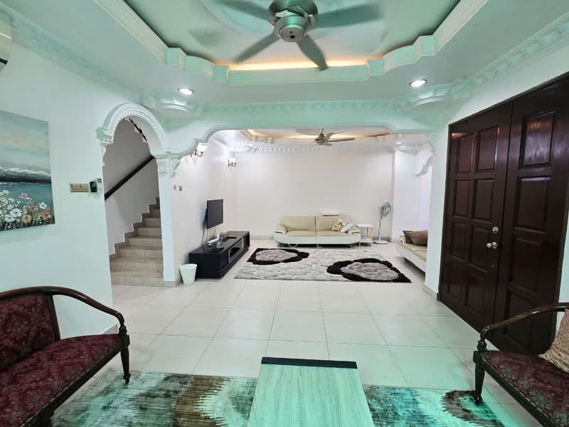 Semi-Detached House for Sale in D'Kayangan (Shah Alam) - Azizol . - Living Room - PropertyGuru.com.my