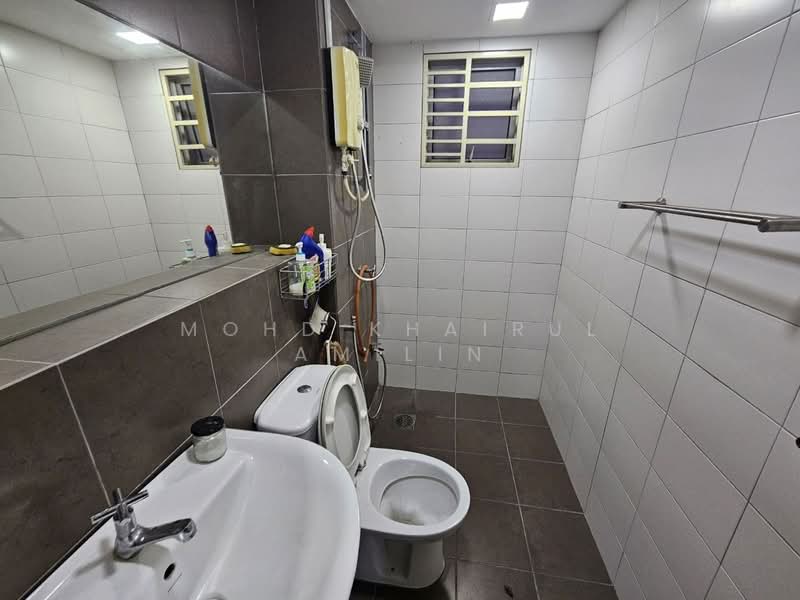 Condominium for Sale at Midfields - Mohd Khairul Amilin - Bathroom - PropertyGuru.com.my