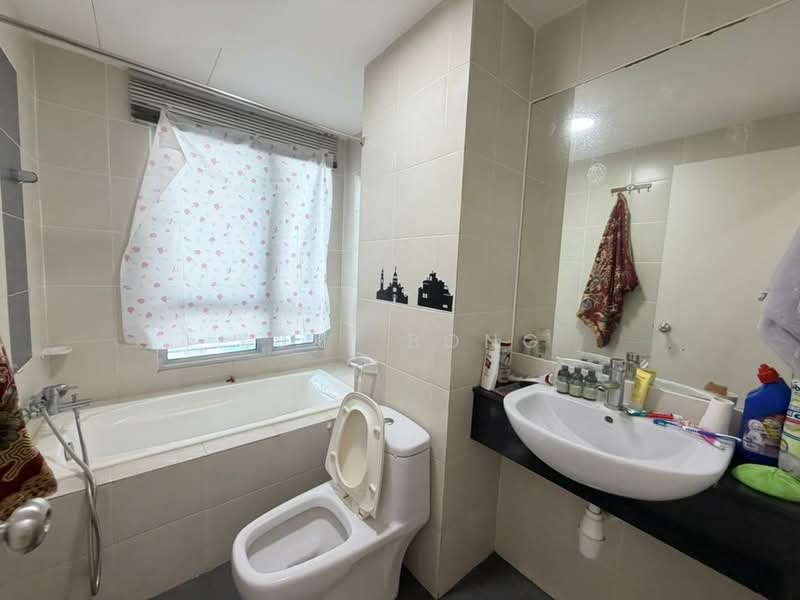 Kondominium untuk Disewa di The Peak Residences - Yuki Bong - Bathroom - PropertyGuru.com.my
