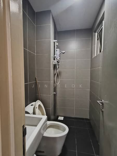 Service Residence for Rent at Skysuites @ Meldrum Hills - Jin Teok - Bathroom - PropertyGuru.com.my