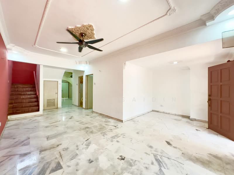 2-storey Terraced House for Sale in Usj 3 (Subang Jaya) - Shiqin Saidin - Living Room - PropertyGuru.com.my
