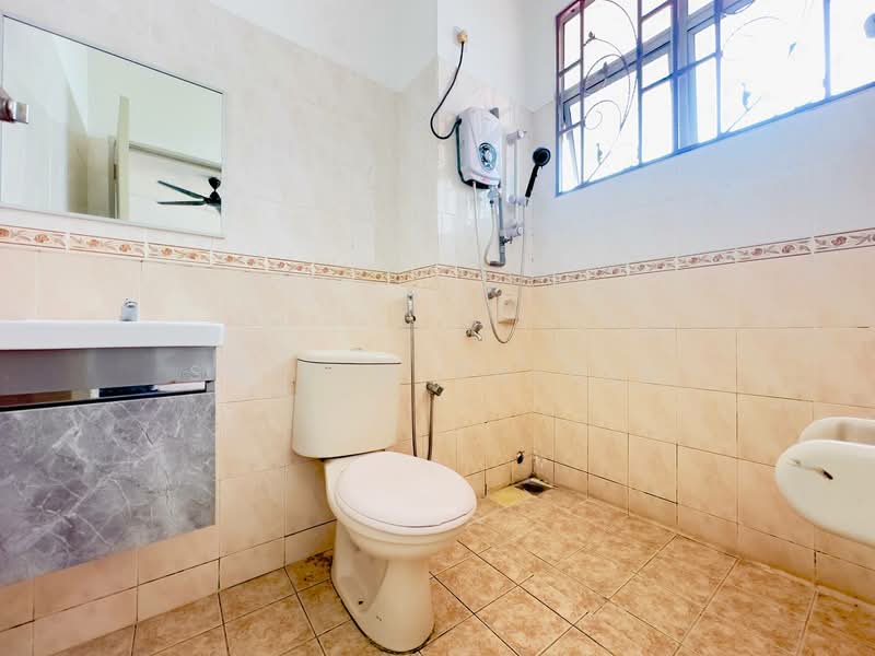 2-storey Terraced House for Sale in Usj 3 (Subang Jaya) - Shiqin Saidin - Bathroom - PropertyGuru.com.my