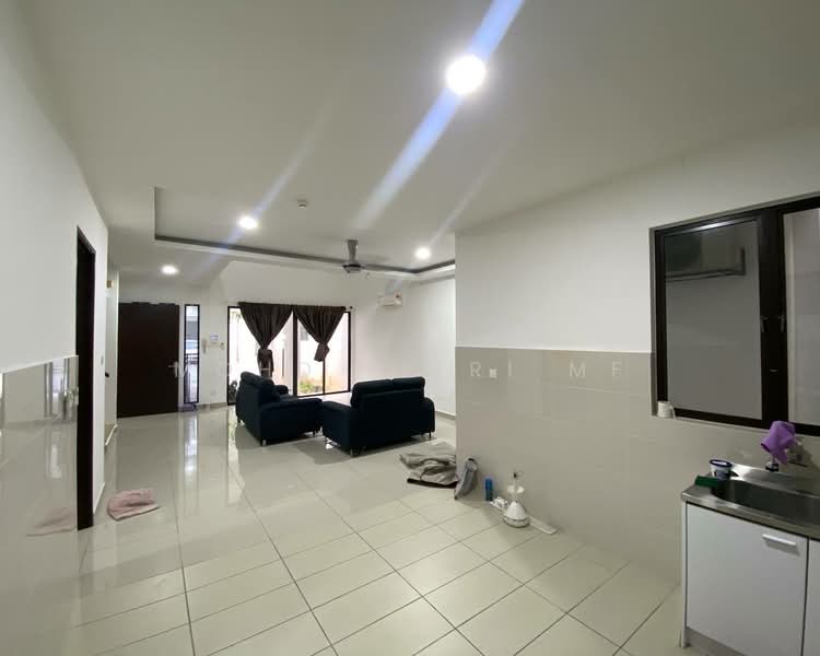 Townhouse for Sale in Shah Alam (Selangor) - Mohd Fitri MF - Living Room - PropertyGuru.com.my