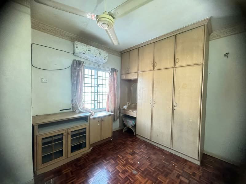 Pangsapuri untuk Dijual di Tanjung Court - Jason Phoon - Bedroom - PropertyGuru.com.my