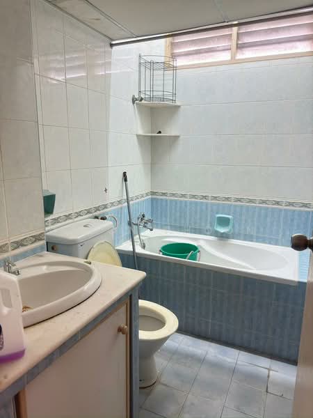 Pangsapuri untuk Dijual di Tanjung Court - Jason Phoon - Bathroom - PropertyGuru.com.my