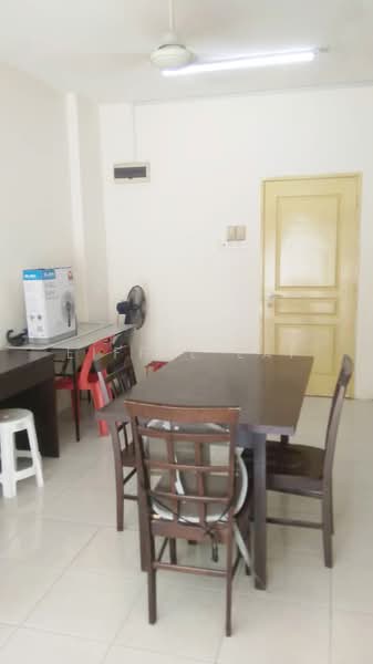 Kondominium untuk Disewa di Unipark Condominium - Eiffel Lai - Dining Room - PropertyGuru.com.my