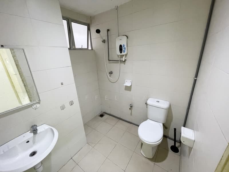 Condominium for Rent at Unipark Condominium - Eiffel Lai - Bathroom - PropertyGuru.com.my