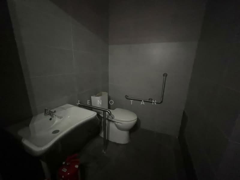 Shop / Office for Rent in Tabuan Jaya (Kuching) - Jeno Tan - Bathroom - PropertyGuru.com.my