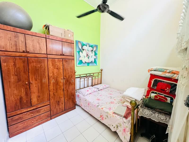 Rumah Teres 1 Tingkat untuk Dijual di Taman Pelangi Semenyih (Semenyih) - Hawa Ibrahim - Bedroom - PropertyGuru.com.my