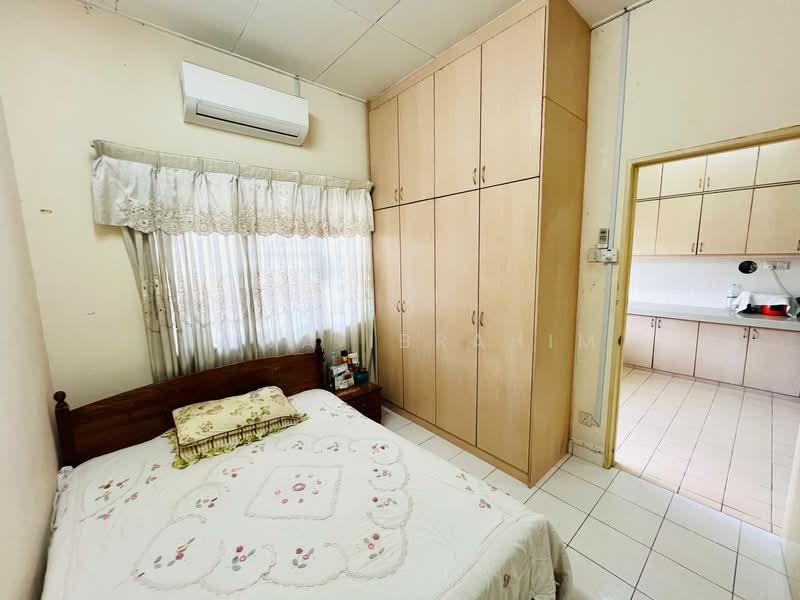 Rumah Teres 1 Tingkat untuk Dijual di Taman Pelangi Semenyih (Semenyih) - Hawa Ibrahim - Bedroom - PropertyGuru.com.my