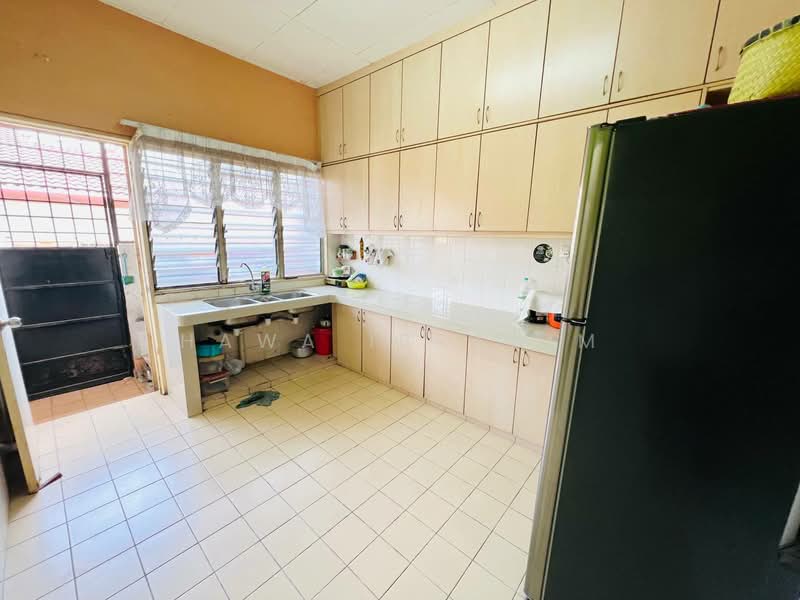 Rumah Teres 1 Tingkat untuk Dijual di Taman Pelangi Semenyih (Semenyih) - Hawa Ibrahim - Kitchen - PropertyGuru.com.my